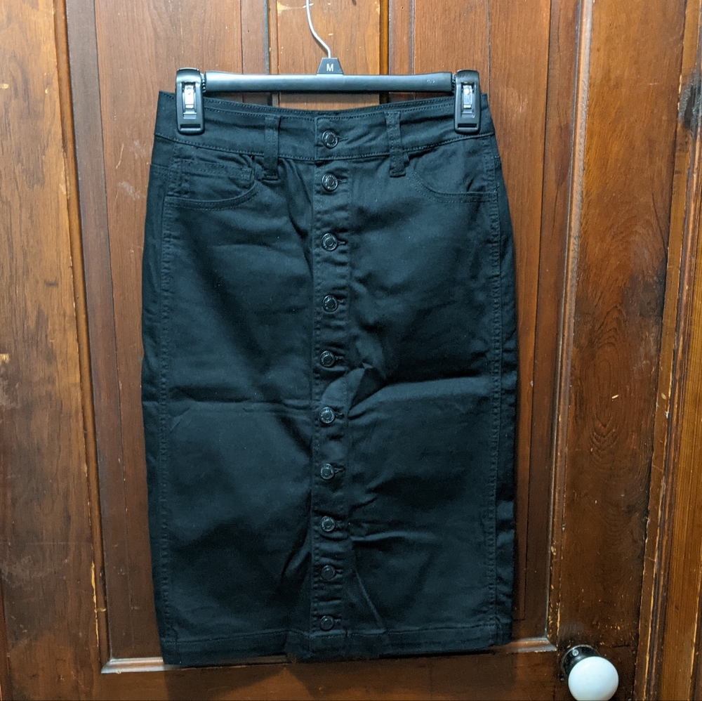 NWT black denim buttoned skirt